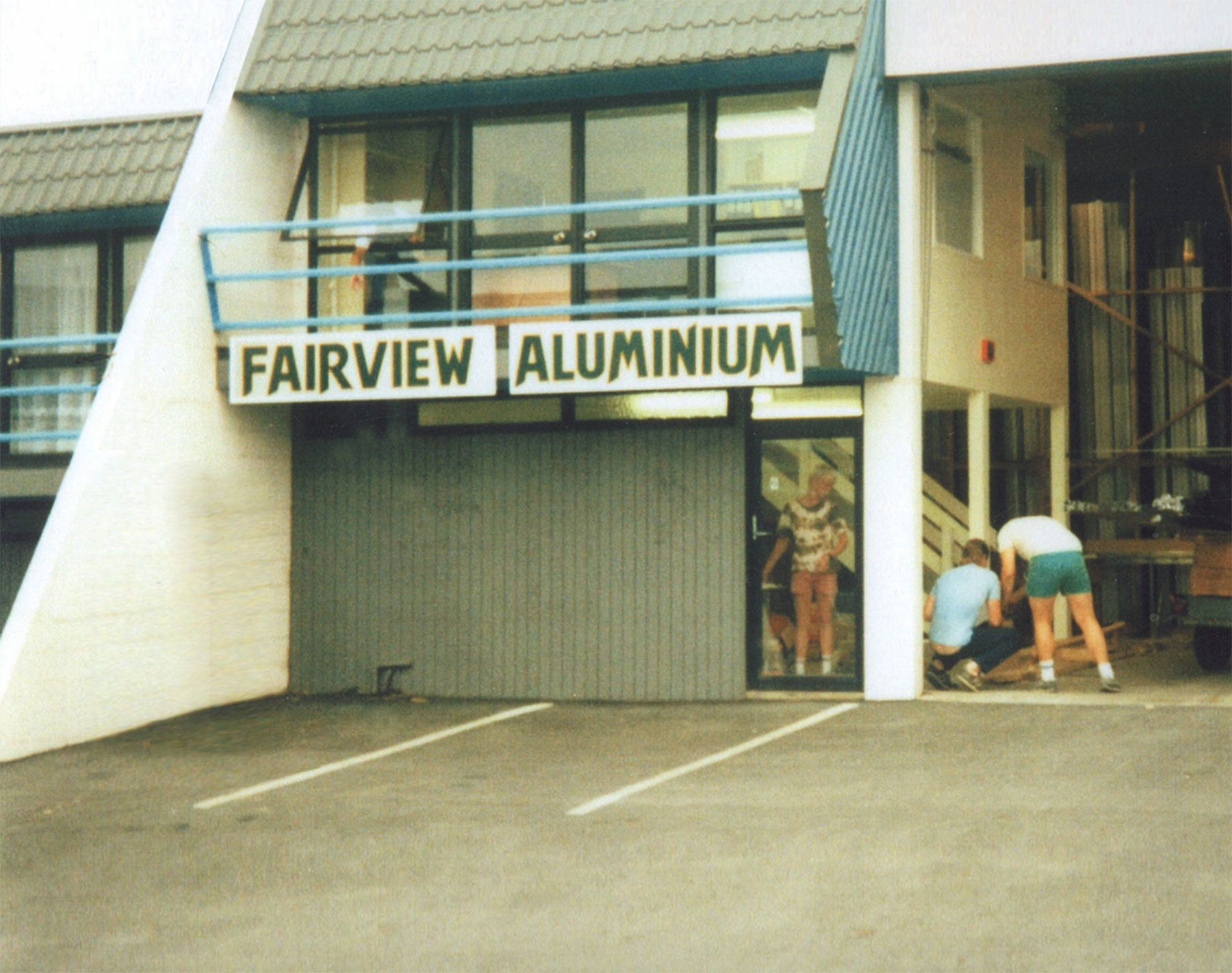 1975