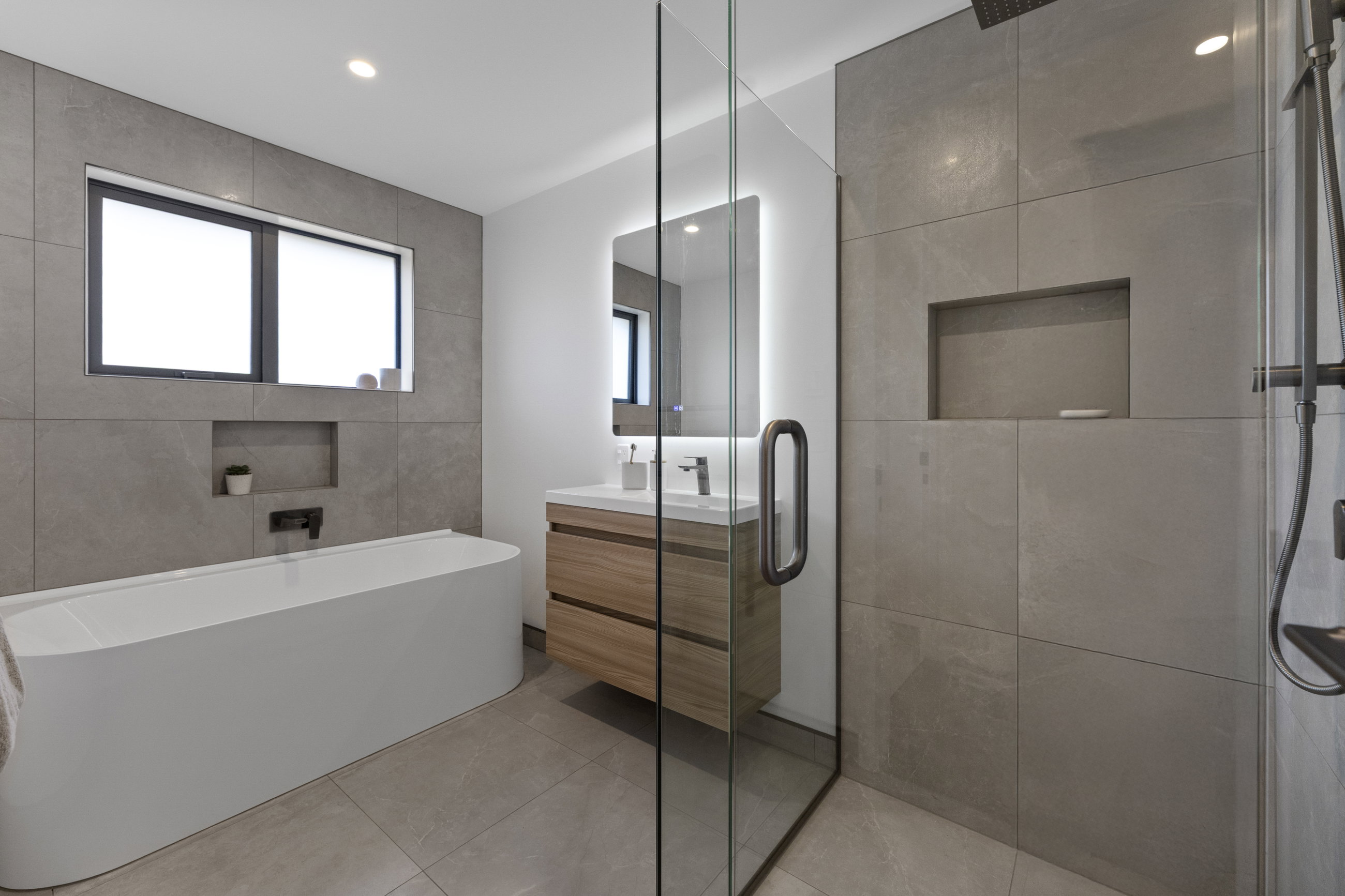 Latitude Homes Showhome Bathroom