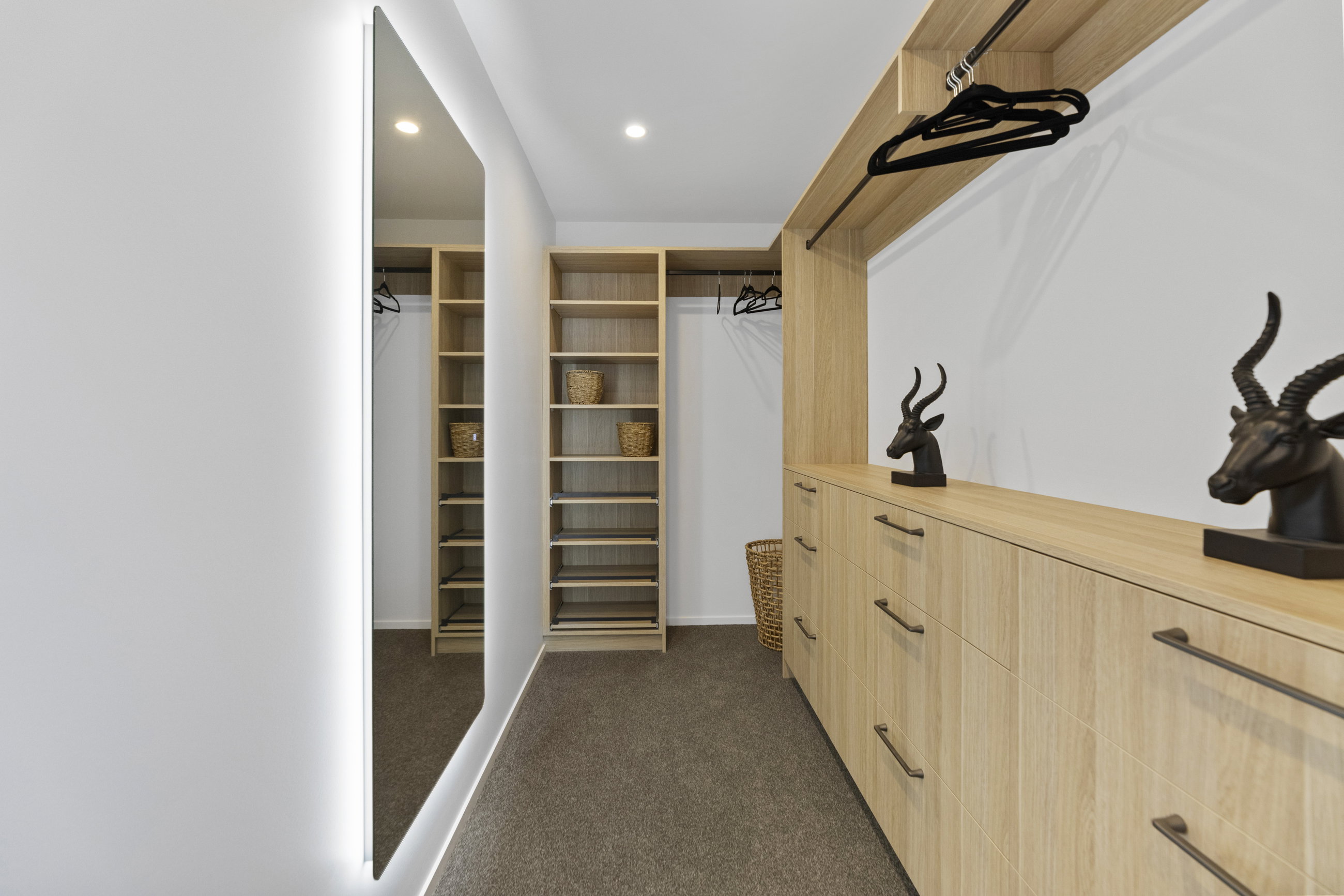 Latitude Walk in Wardrobe layout